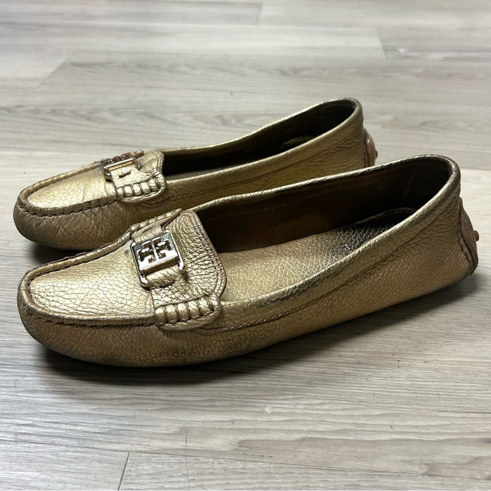 Tory Burch Loafers Kendrick Gold Leather Women Sz 8 Metallic Logo Driving Shoes - Picture 6 of 13
